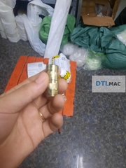 Đầu Béc Máy Bơm Keo PU Màu Vàng | Khớp Nối Kim Bơm Chống Thấm
