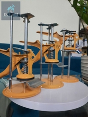 Kích chân gạch 400gam - Kích 3 trụ vàng