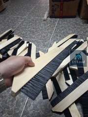 Dụng cụ thi công gạt keo 50cm. Thi công màng chống thấm 3 lớp PPE, PPP, PE, gạt hồ dầu chống thấm