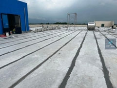 Dụng cụ thi công gạt keo 30cm. Thi công màng chống thấm 3 lớp PPE, PPP, PE, gạt hồ dầu chống thấm