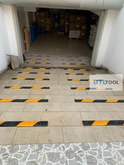 Gờ Giảm Tốc Cao Su 1000x100x20mm SDTL | Gờ Giảm Tốc Xe Máy Sọc Chéo