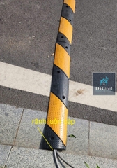 Gờ giảm tốc cao su 1000x150x30mm + Rãnh luồn dây gầm 20x20mm