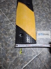 Gờ Giảm Tốc Cao Su 1000x150x30mm SDTL | Gờ Giảm Tốc Có Rãnh Luồn Dây Gầm 20x20mm