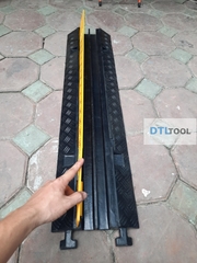 Gờ Luồn Dây Điện Cao Su 1000x250x40mm SDTL | Gờ Bảo Vệ Cáp 2 Rãnh 30x30mm Có Nắp Mở Nhựa