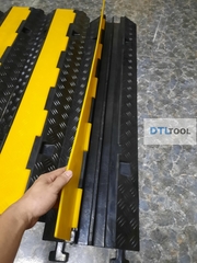Gờ Luồn Dây Điện Cao Su 1000x250x40mm SDTL | Gờ Bảo Vệ Cáp 2 Rãnh 30x30mm Có Nắp Mở Nhựa