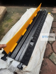 Gờ Luồn Dây Điện Cao Su 1000x250x40mm SDTL | Gờ Bảo Vệ Cáp 2 Rãnh 30x30mm Có Nắp Mở Nhựa