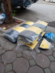 Gờ giảm tốc cao su 1000x350x40mm (DxRxC). Model ADTL