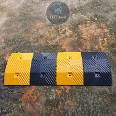 Gờ giảm tốc cao su 1000x350x50mm (DxRxC). Model SDTL