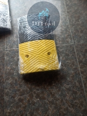 Gờ giảm tốc cao su 500x300x40mm (DxRxC) - Model ADTL