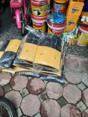 Gờ giảm tốc cao su 500x300x40mm (DxRxC) - Model ADTL