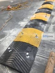 Gờ Giảm Tốc Cao Su 500x320x50mm SDTL | Gờ Hạn Chế Tốc Độ Cho Bãi Xe, Đường Nội Bộ, Khu Dân Cư