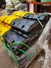 Gờ giảm tốc thép đúc kích thước 250x300x50mm (DxRxC). Chịu tải 100 tấn đến Max 180 tấn