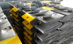 Gờ giảm tốc thép đúc kích thước 250x300x50mm (DxRxC). Chịu tải 100 tấn đến Max 180 tấn