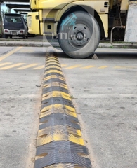 Gờ giảm tốc thép đúc kích thước 250x300x50mm (DxRxC). Chịu tải 100 tấn đến Max 180 tấn