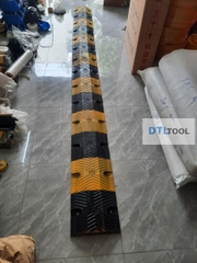 Gờ Giảm Tốc Thép Đúc 250x300x50mm SDTL | Gờ Hạn Chế Tốc Độ Chịu Tải 100-180 Tấn Cho Xe Tải, Container