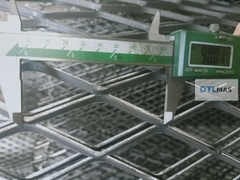 Lưới Thép Dập Giãn Mạ Kẽm 45x90mm Dày 3mm Cuộn 1x10m | Lưới Hình Thoi Chịu Lực Công Nghiệp