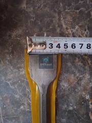 Mũi đục dẹt 4cm, dài 28cm, chuôi 14ly. Lắp máy vưa khoan vừa đục phổ thông
