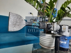 Mũi đục dẹt ~ 8cm, dài 28cm, chuôi 17ly. Lắp máy đục bê tông