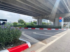 Nippon Reflective Road Line Đỏ 5 Lít - Sơn kẻ vạch, sơn giao thông gốc Acrylic mau khô màu Đỏ