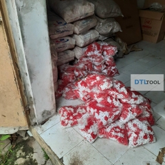 Phụ kiện cọc tiêu phân làn giao thông - Nút Bịt Đầu Cọc Tiêu Có Móc Xích
