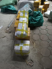 Thanh ốp góc kích thước 1000x100x10mm Vuông. Dán Decal mịn phản quang cao cấp. Bảo vệ góc tường, góc cột. Bao phụ kiện lắp đặt
