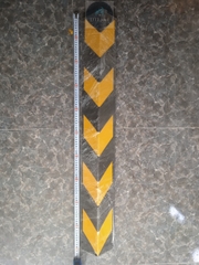 Thanh ốp góc kích thước 1000x100x10mm Vuông. Dán Decal mịn phản quang cao cấp. Bảo vệ góc tường, góc cột. Bao phụ kiện lắp đặt