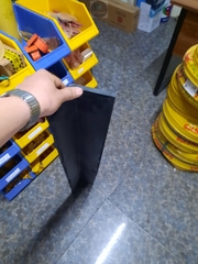Thanh ốp góc kích thước 1000x100x10mm Vuông. Dán Decal mịn phản quang cao cấp. Bảo vệ góc tường, góc cột. Bao phụ kiện lắp đặt