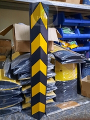 Thanh ốp góc kích thước 1000x100x10mm Vuông. Dán Decal mịn phản quang cao cấp. Bảo vệ góc tường, góc cột. Bao phụ kiện lắp đặt