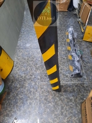 Thanh ốp góc kích thước 980x95x9mm Vuông. Dán Decal tổ ong phản quang. Bảo vệ góc tường, góc cột. Bao phụ kiện lắp đặt