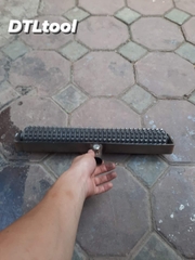 Rulo, Con lăn tạo nhám mặt bê tông Caro 10x10x6mm, dài 48cm. Chống trơn trượt mặt bê tông