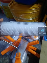 Rulo phá bọt khí rộng 25cm. Lu nhựa 25cm x đường kính 7cm x gai 1.3 - 1.8cm