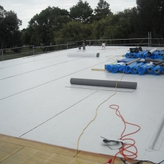 Sanafil G410-15L - Cuộn 2x20m - Màng PVC sử dụng cho chống thấm sàn mái