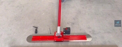 Thước gạt bê tông siêu phẳng mâm 1200x300mm chạy Điện - Tay cầm 3 đoạn nối dài 5.4m