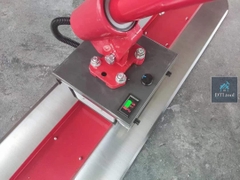 Thước gạt bê tông siêu phẳng mâm 1200x300mm chạy Điện - Tay cầm 3 đoạn nối dài 5.4m