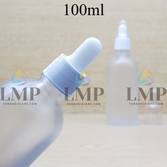 Chai tinh dầu phun mờ nắp bóp khoen nhựa sọc có nắp chụp 100ml