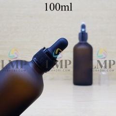Chai tinh dầu phun mờ nắp bóp khoen nhựa sọc có nắp chụp 100ml