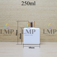 Chai lotion vuông nắp nhấn xi
