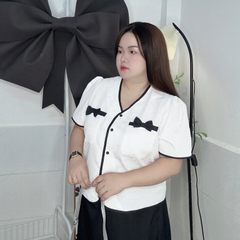 Áo kiểu bigsize phom suông dập hoa nổi túi nơ đen thanh lịch thời trang bigsize
