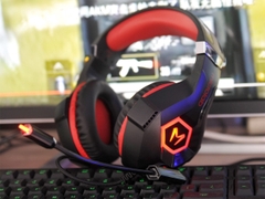 Tai nghe máy tính Microlab G7 có 1 zắc 3.5 dùng cho máy tính điện thoại có led cổng USB