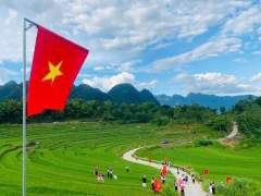 TOUR HÀ NỘI - MAI CHÂU - BẢN LÁC - PÙ LUÔNG - GUỒNG NƯỚC - CHỢ PHIÊN PHỐ ĐOÀN - SUỐI CÁ THẦN - THÁC MÂY 2 NGÀY 1 ĐÊM