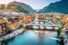 HÀ NỘI - TRƯỜNG SA - TRƯƠNG GIA GIỚI – PHƯỢNG HOÀNG CỔ TRẤN – THIÊN MÔN SƠN