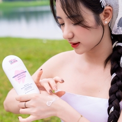 Sữa Dưỡng Thể Ban Đêm Kích Trắng Tế Bào Gốc Whisis Premium Glutathione Whitening Body Lotion 200ml