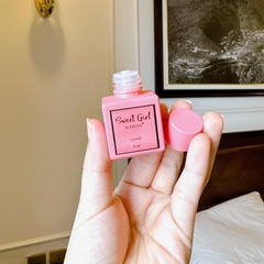 Nước hoa vùng kín Whisis Sweet Girl Inner Perfume 5ml