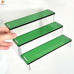 Kệ mica xuyên sáng trưng bày sản phẩm, nhiều màu sắc