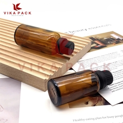 CHAI THỦY TINH ĐỰNG TINH DẦU MÀU NÂU NẮP NHỰA ĐEN TO