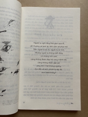 Anh ấy đã không nắm tay tôi