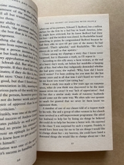 How to Win Friends and Influence People ( sách khổ vừa )