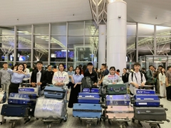 HÀNH TRÌNH TIỄN BAY DU HỌC SINH