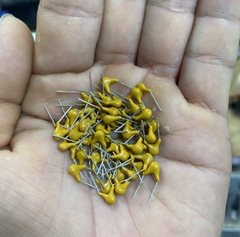 Tụ pi vàng 102 - 0.001uf - 50v