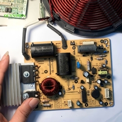 Tụ Bếp Từ 2uF 275VAC/400VDC Màu Đen Đứng